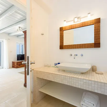 Tluxuryvilla Parikia  Exterior photo