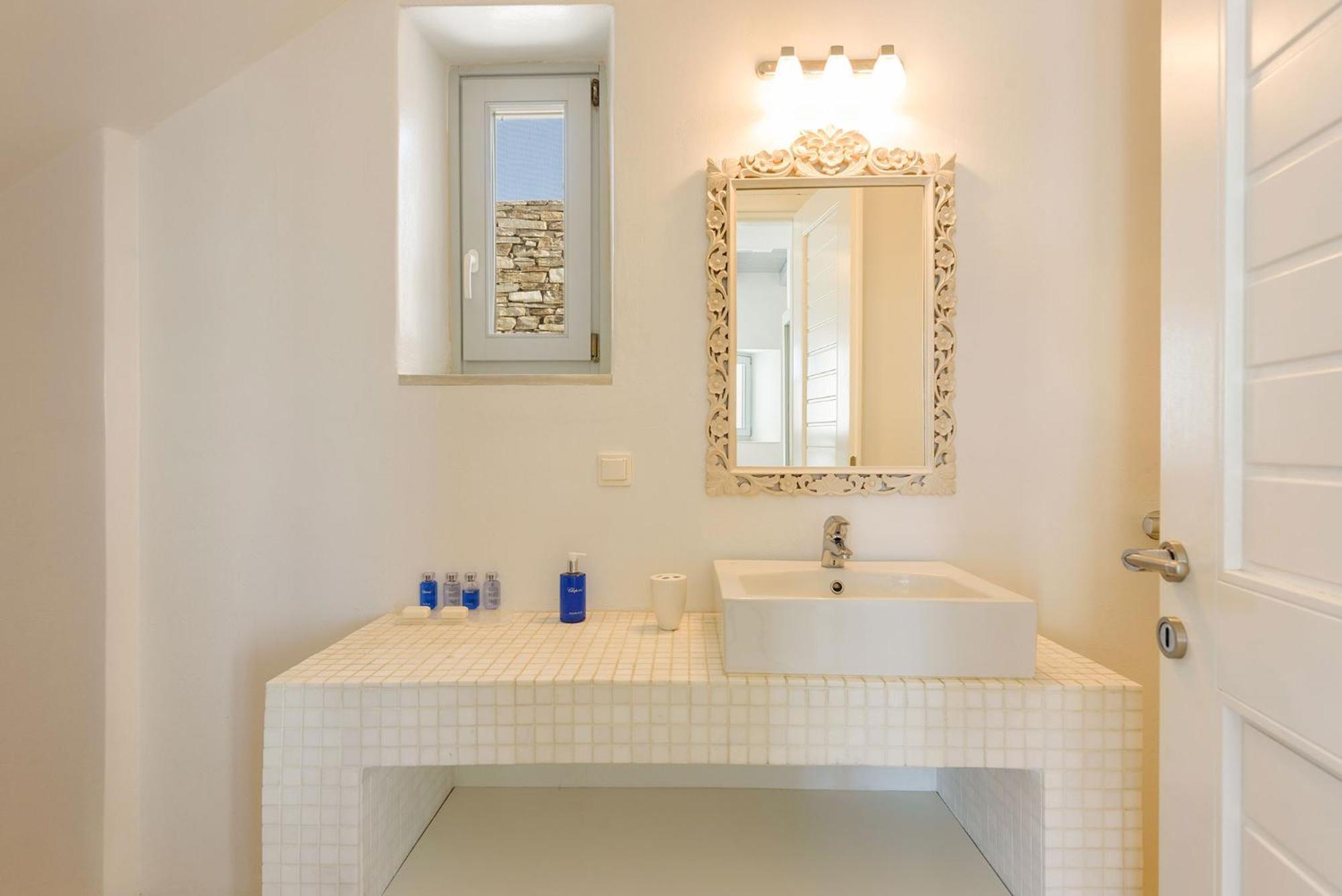 Tluxuryvilla *